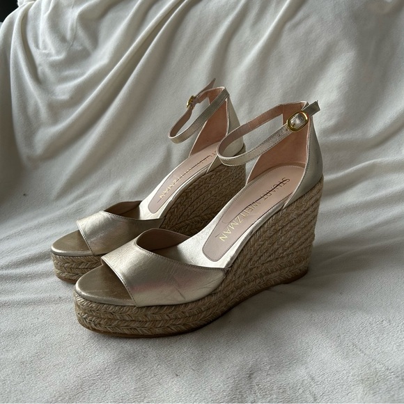 Stuart Weitzman Nudist Curve Espadrille Wedges in Gold Size 10 NWOT - Picture 4 of 12